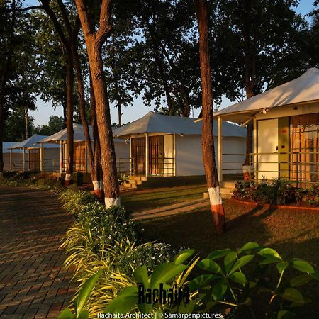 White Feather Resort Kauncha Silvassa Eksteriør billede