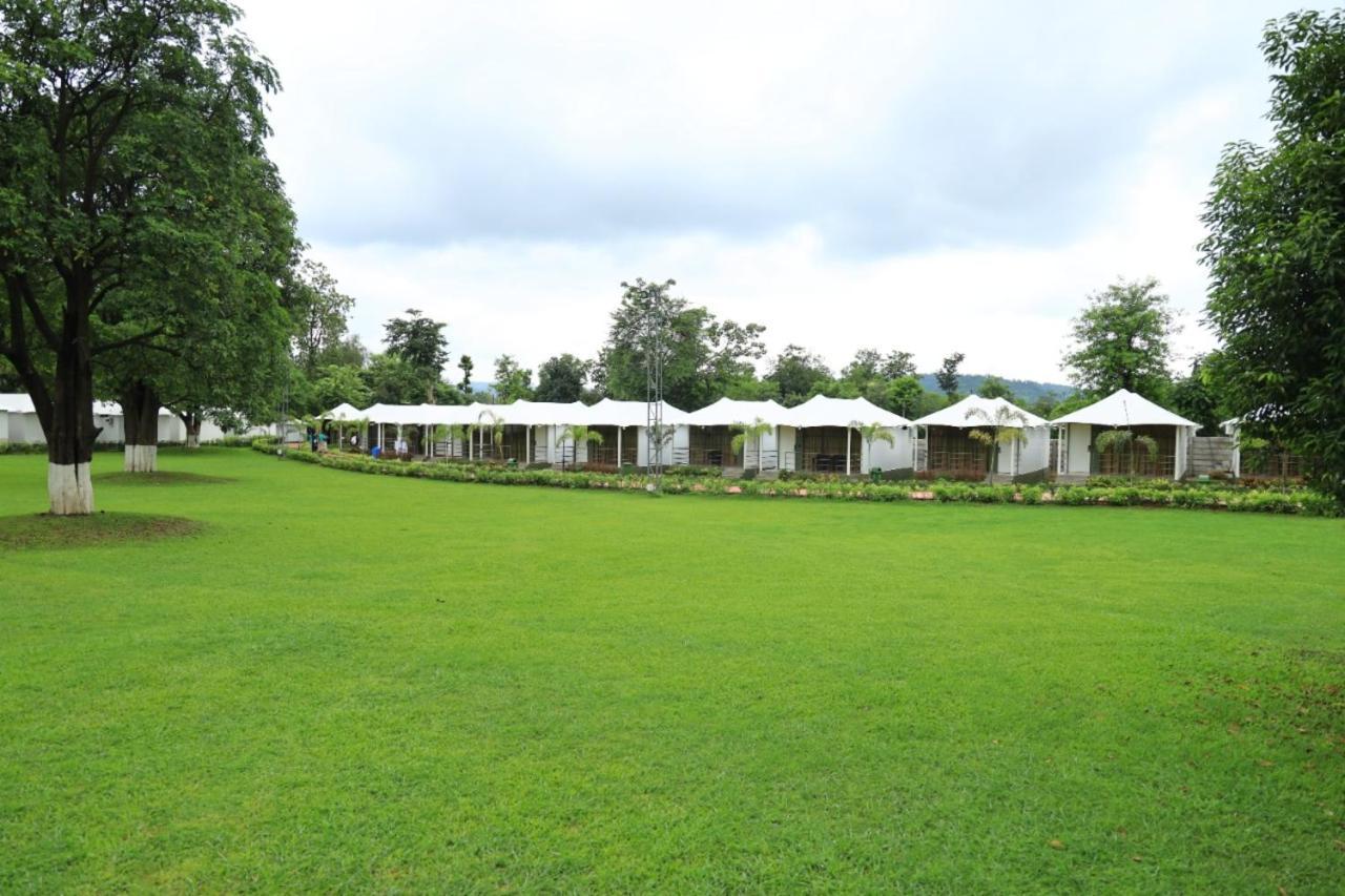 White Feather Resort Kauncha Silvassa Eksteriør billede