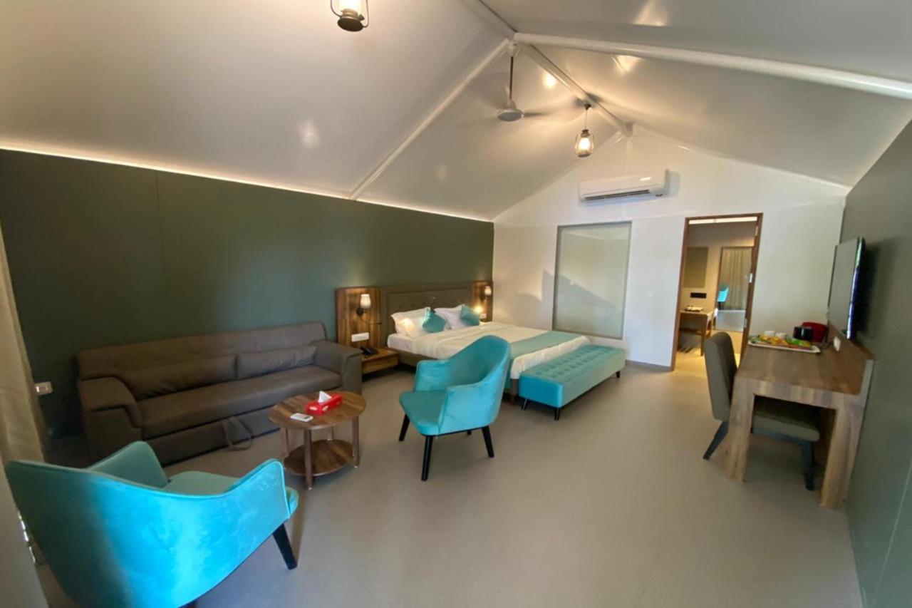 White Feather Resort Kauncha Silvassa Eksteriør billede