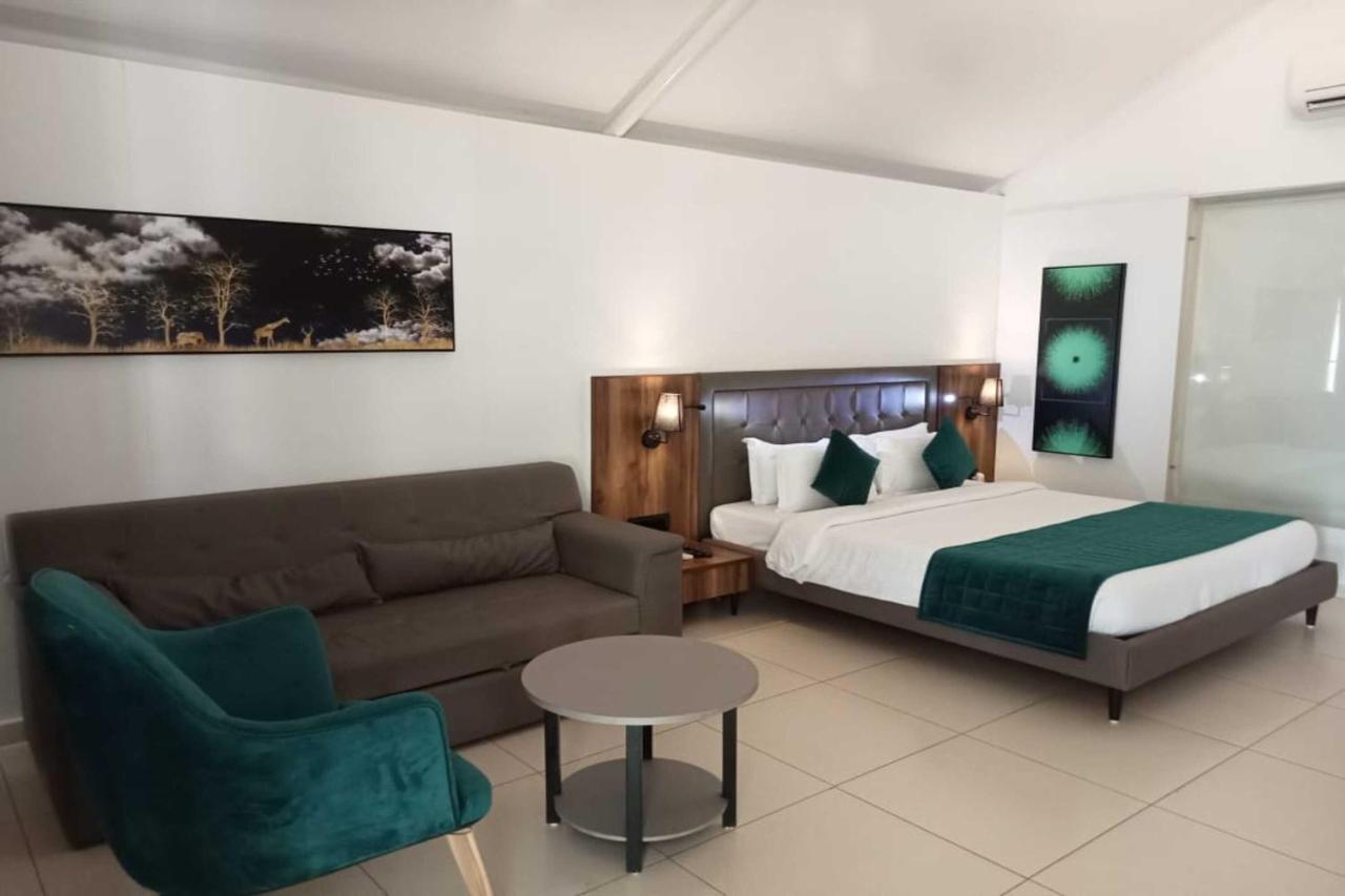 White Feather Resort Kauncha Silvassa Eksteriør billede