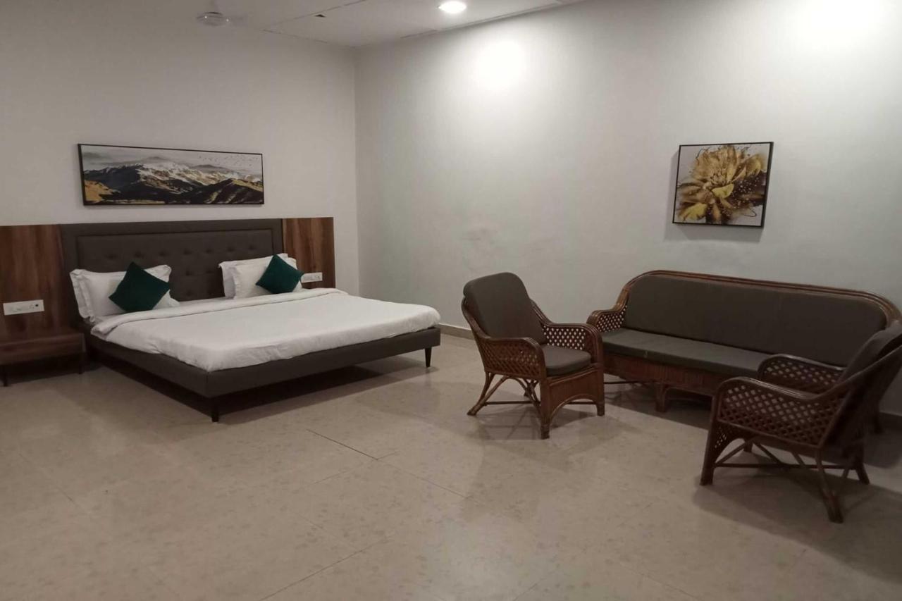 White Feather Resort Kauncha Silvassa Eksteriør billede