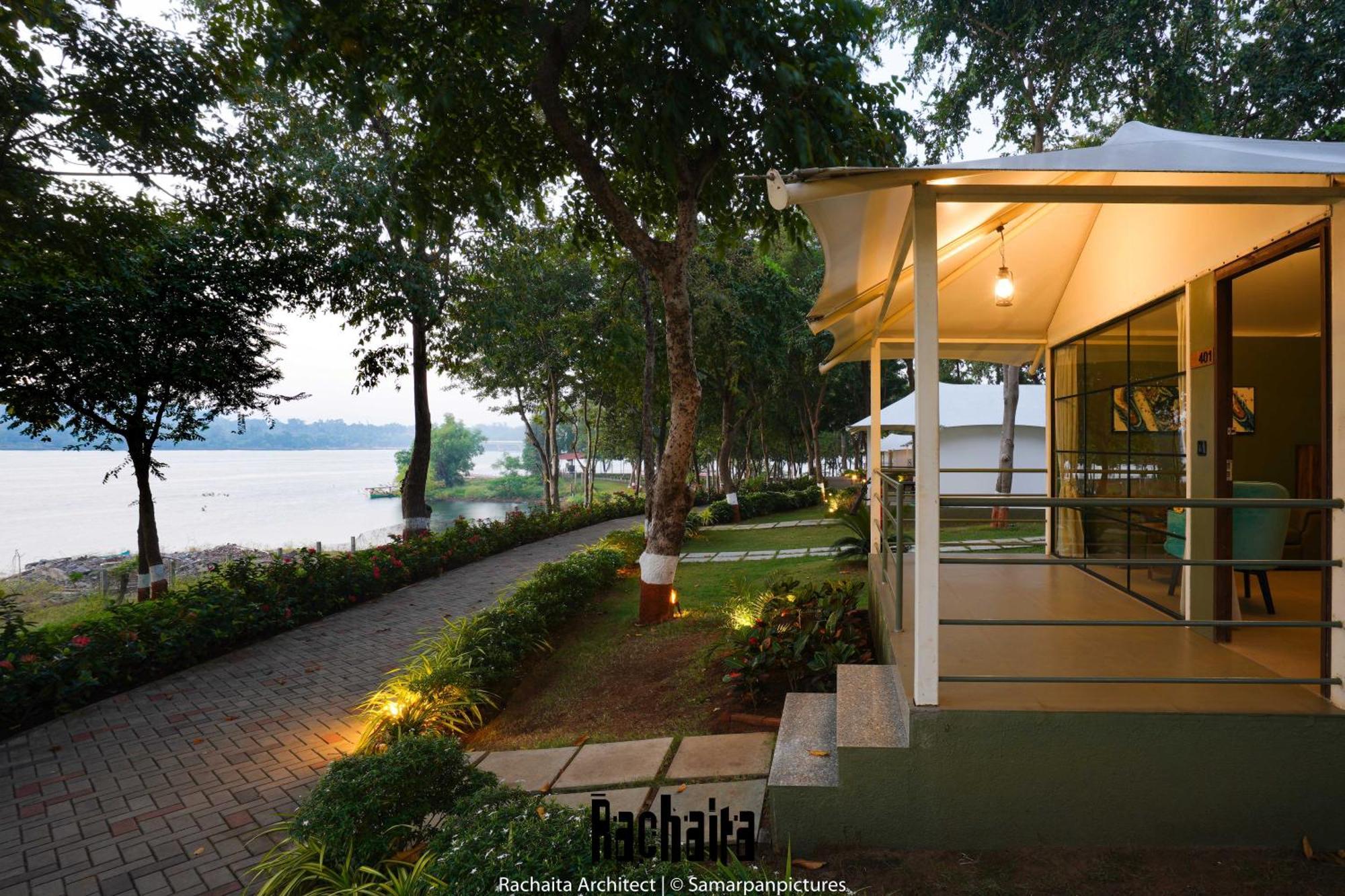 White Feather Resort Kauncha Silvassa Eksteriør billede