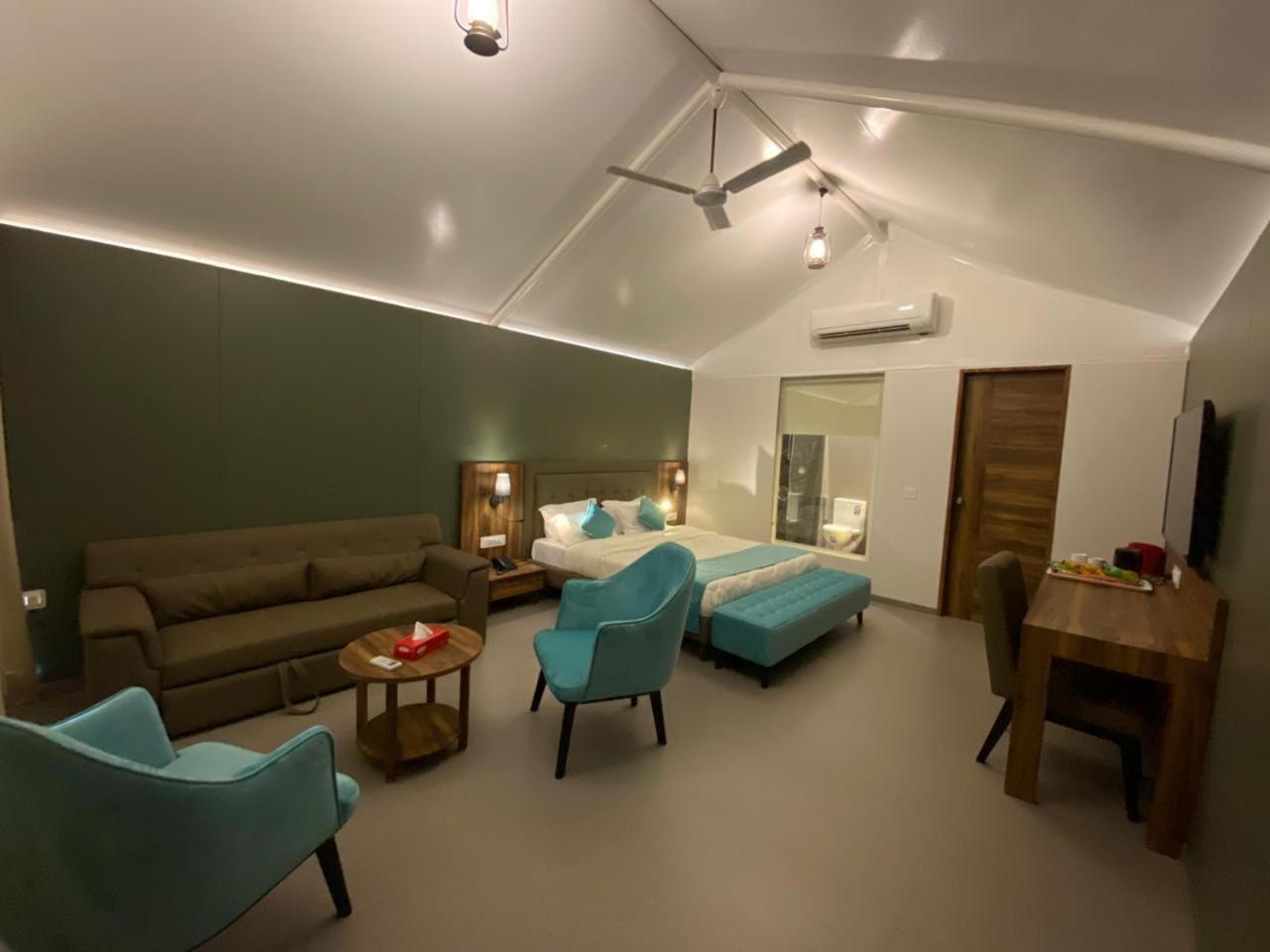 White Feather Resort Kauncha Silvassa Eksteriør billede