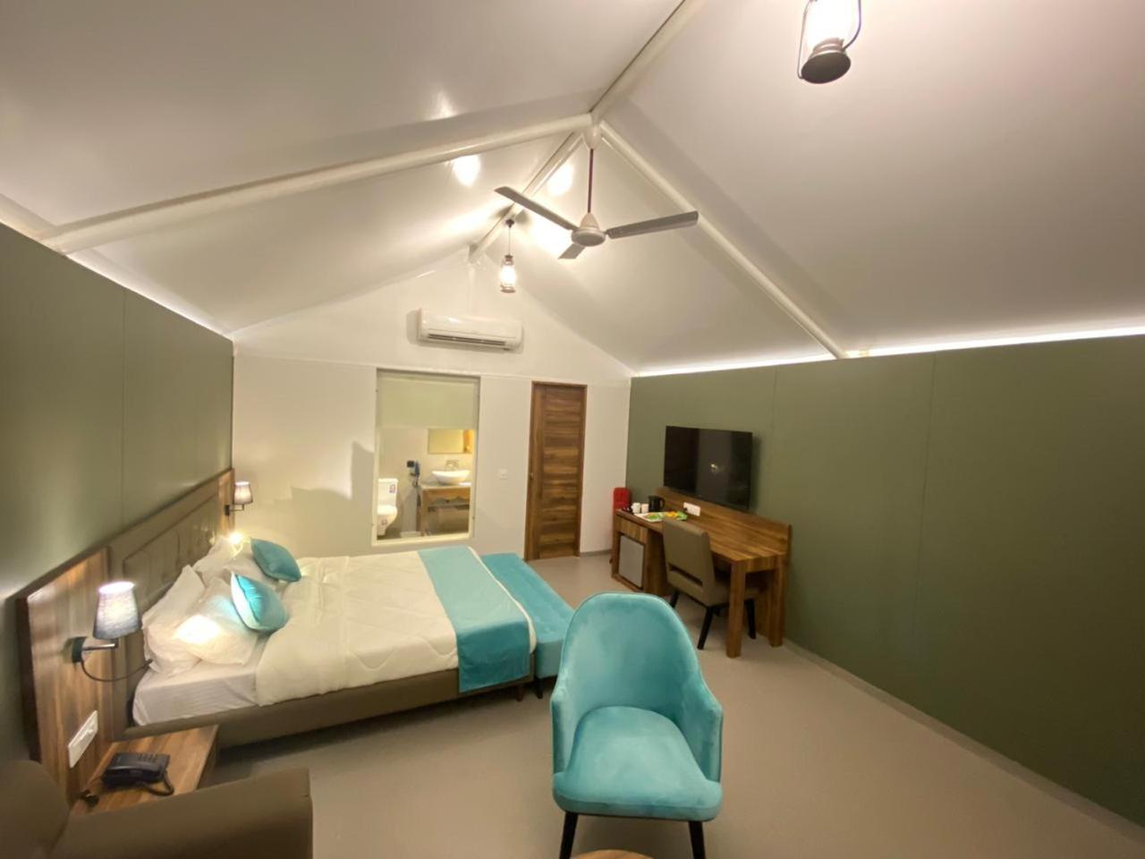 White Feather Resort Kauncha Silvassa Eksteriør billede