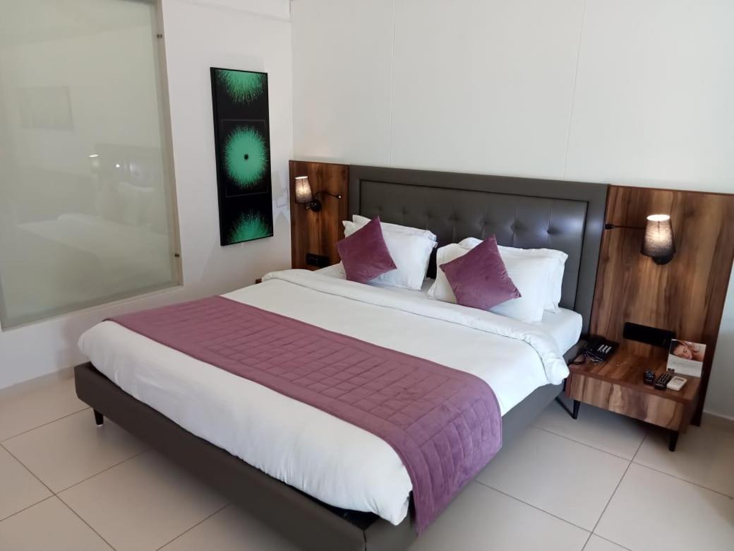 White Feather Resort Kauncha Silvassa Eksteriør billede