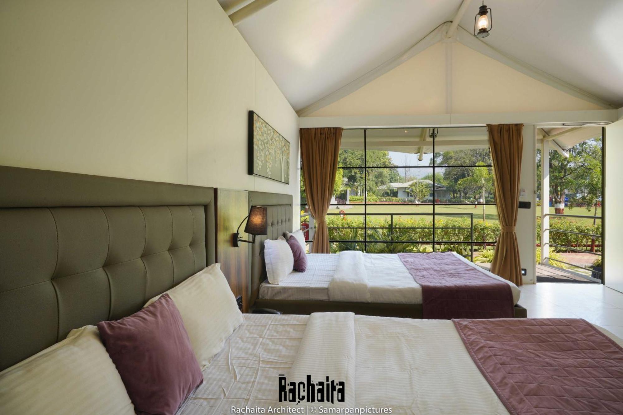 White Feather Resort Kauncha Silvassa Eksteriør billede